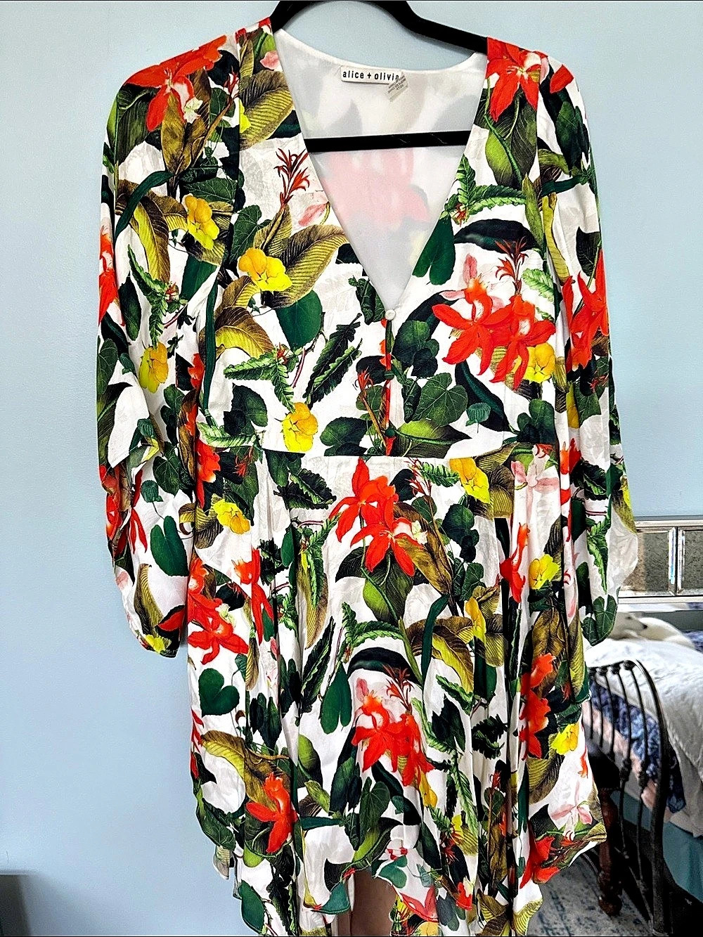 alice + olivia Floral dress in White & Green Size XS Like New